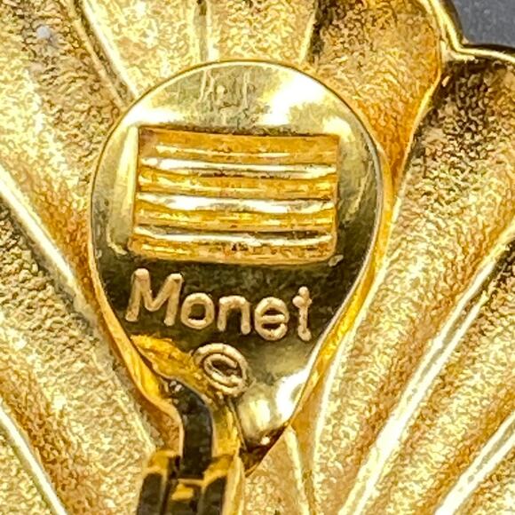 Vintage MONET Fan Sea Shell Earrings Clip On Shiny Gold Tone Classic - Picture 7 of 7